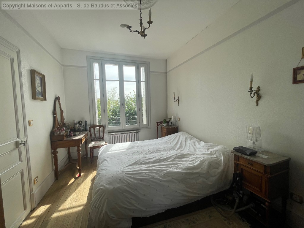 Maison à vendre, ORLEANS, 250 m², 8 pièces